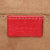 Bolso de mano Gucci Padlock modelo pequeño en cuero rojo y rosa y lona Monogram beige - Detail D4 thumbnail