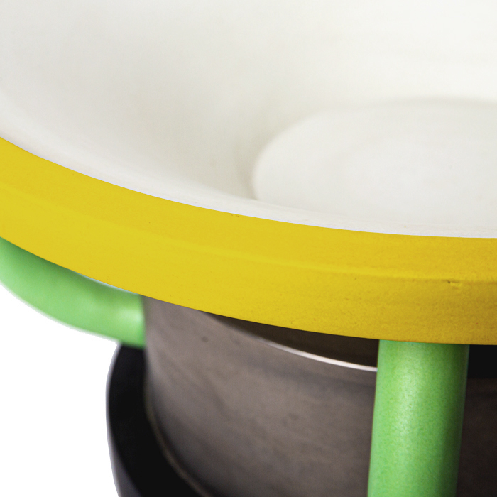 Ettore Sottsass, rare coupe "Fruttiera con manici", en céramique émaillée, édition Tendentse, production Alessio Sarri, signée, de 1987 - Detail D2
