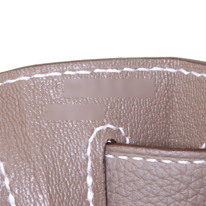 Sac à main Hermès Kelly 28 cm en cuir togo étoupe - Detail D5