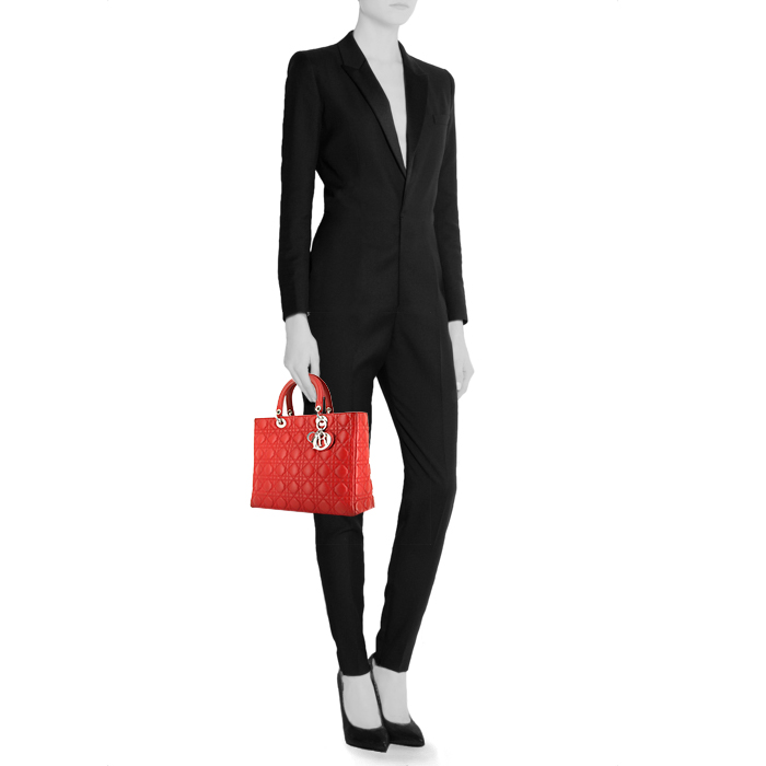 Bolso de mano Dior Lady Dior en cuero cannage rojo - Detail D1