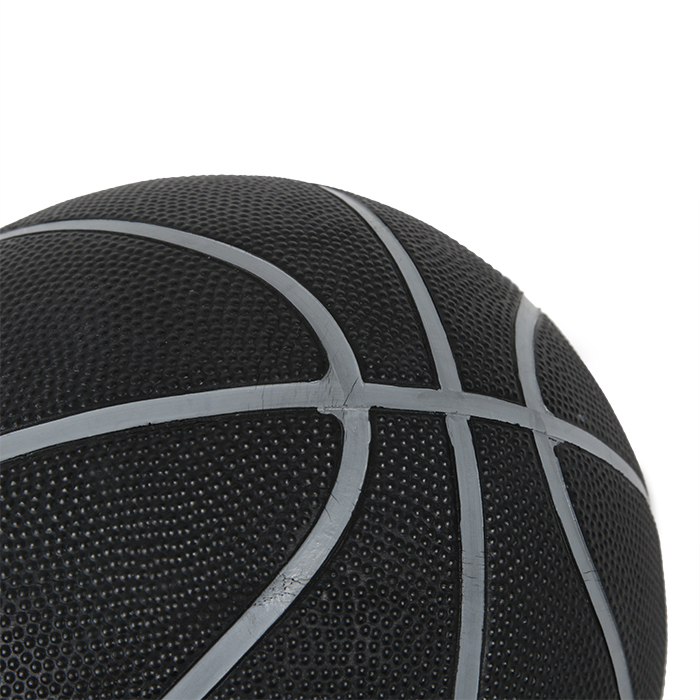 Chanel, Basket ball, in black grained rubber, sport accessory, signed, from the 2010's - Detail D3