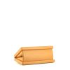 Bolso de mano Loewe Postal bag en cuero color oro - Detail D5 thumbnail