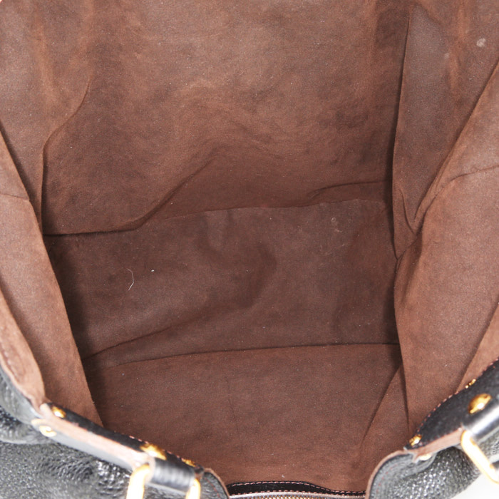 Bolso de mano Louis Vuitton L en cuero mahina negro - Detail D2