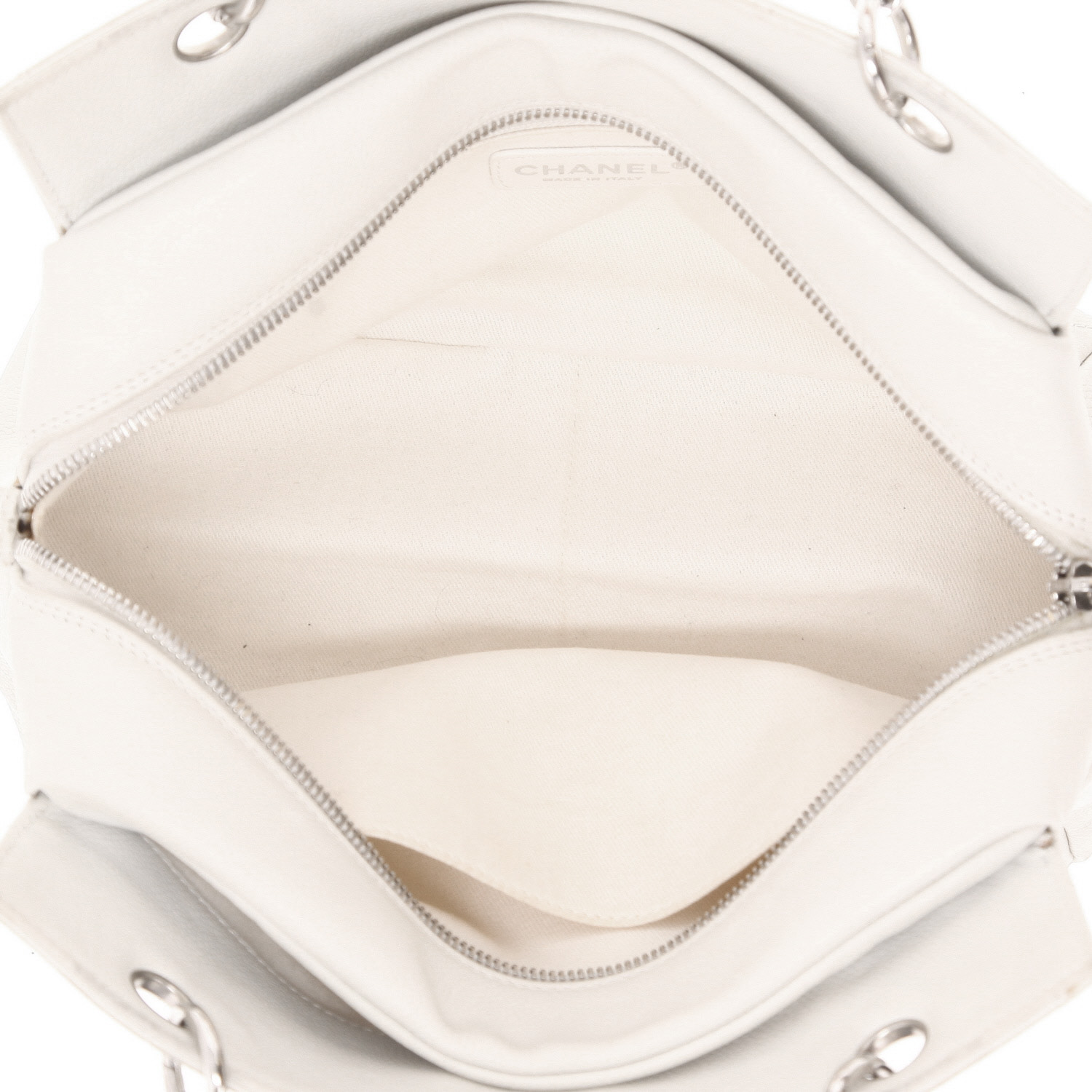 Bolso de mano Chanel Petit Shopping en cuero acolchado color crema - Detail D3