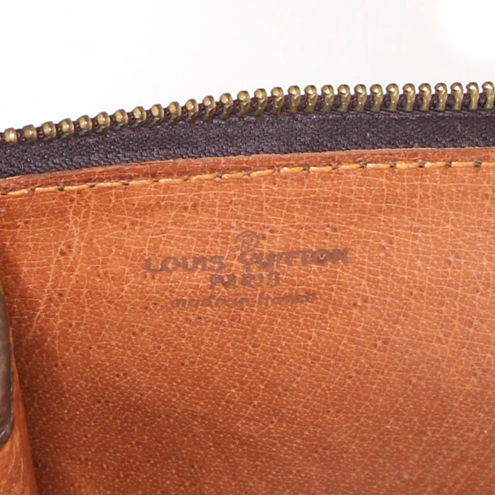 Porte-documents Louis Vuitton en toile monogram marron et cuir marron - Detail D3