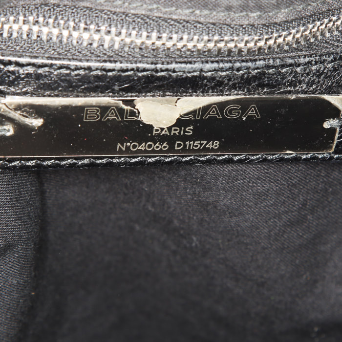 Sac à main Balenciaga Classic City en cuir noir - Detail D4