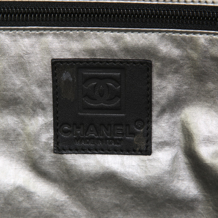 Chanel weekend bag in black canvas - Detail D3