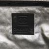 Bolso de fin de semana Chanel en lona negra - Detail D3 thumbnail
