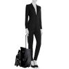 Bolsa de viaje Chanel en lona acolchada negra - Detail D1 thumbnail