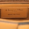 Sac à main Dior Saddle en cuir gold - Detail D3 thumbnail