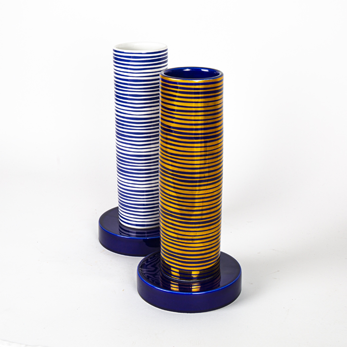 Ettore Sottsass, "GEO" vase, in enamelled ceramic, limited edition for Lavori in Corso, signed, numbered and dated, of 2000 - Detail D4