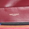 Bolso bandolera Saint Laurent Loulou modelo mediano en cuero acolchado con motivos de espigas color burdeos - Detail D4 thumbnail