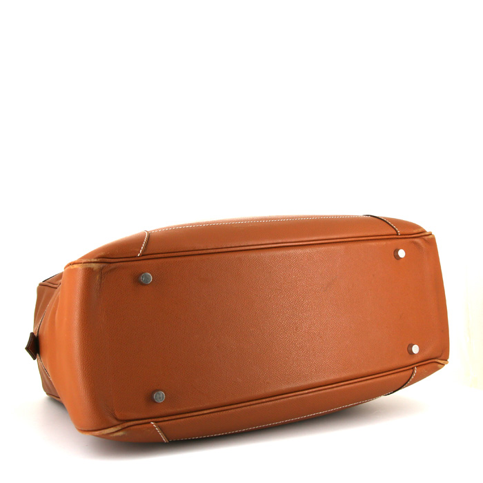 Bolsa de viaje Hermes Omnibus en cuero color oro - Detail D4