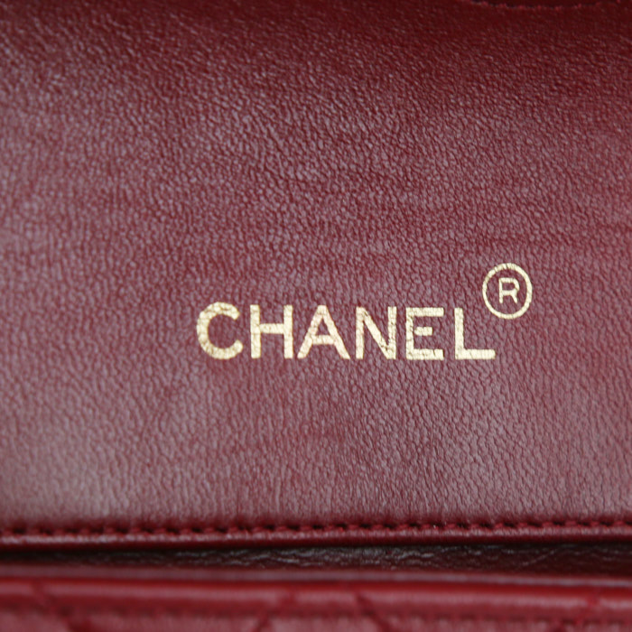 Chanel Vintage handbag in red quilted leather - Detail D3