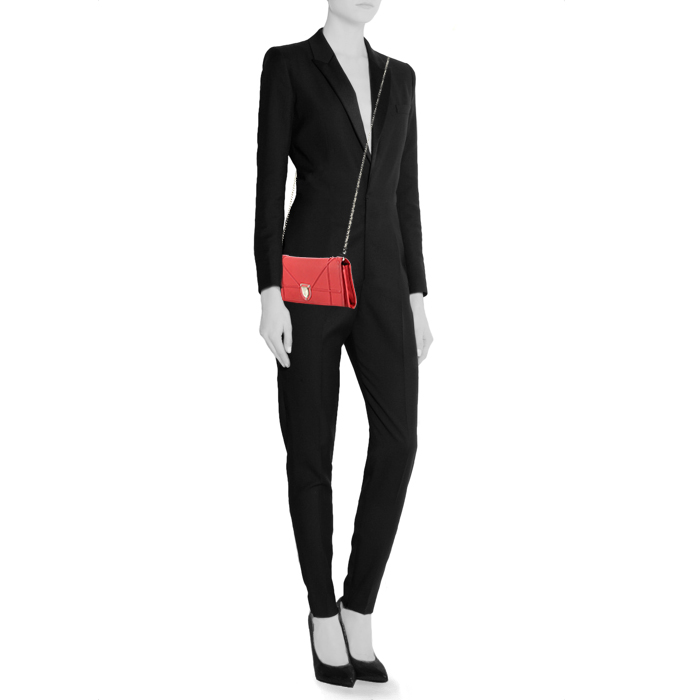 Dior Diorama Wallet on Chain handbag/clutch in red grained leather - Detail D1