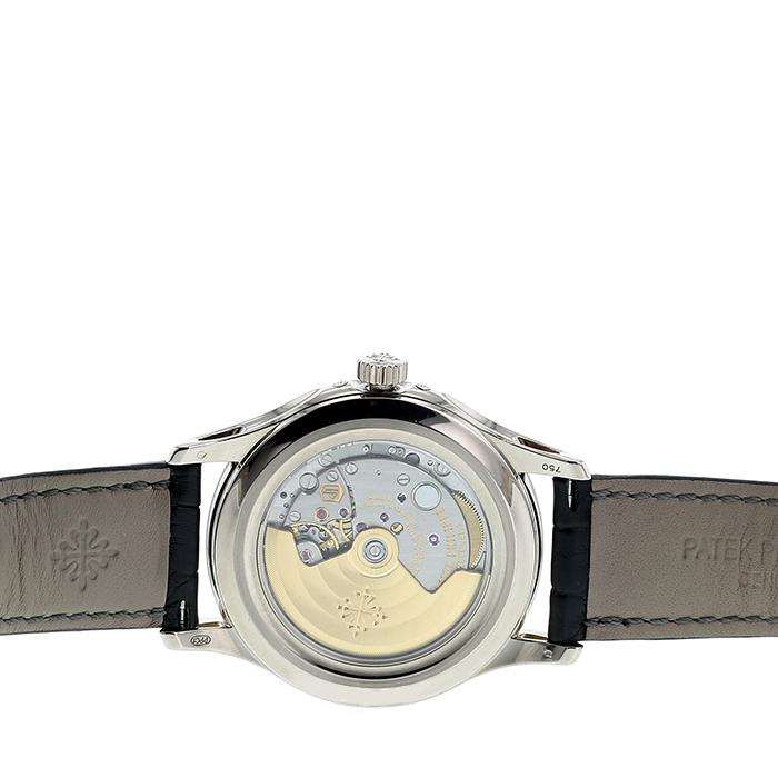 Montre Patek Philippe Annual Calendar en or blanc Ref :  5205G Vers  2014 - Detail D1