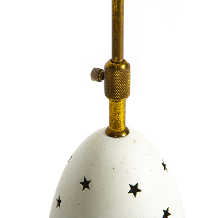 Angelo Lelii, "Stellina", Lampe de table mod. 12291, en métal perforé et laqué crème, laiton et verre, édition Arredoluce, vers 1950