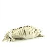 Bolso de mano Yves Saint Laurent Mombasa en cuero blanco - Detail D4 thumbnail