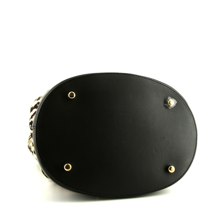Bolso de mano Burberry en cuero negro y piel de potro leoparda - Detail D4