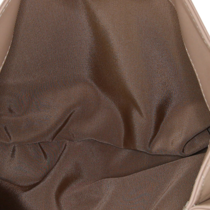 Sac à main Chanel en cuir matelassé rose-pale - Detail D3