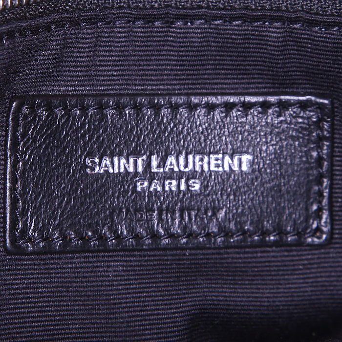 Borsa a tracolla Saint Laurent Loulou modello medio in pelle trapuntata a zigzag nera con motivo a spina di pesce - Detail D4