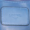 Bolso de mano Loewe Amazona en cocodrilo azul - Detail D3 thumbnail