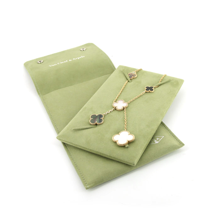 Collier Van Cleef & Arpels Magic Alhambra en or jaune,  nacre et onyx - Detail D2