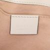 Bolso bandolera Gucci GG Marmont mini en cuero acolchado color crema - Detail D4 thumbnail