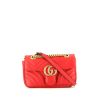 Bolso bandolera Gucci GG Marmont mini en cuero acolchado rojo - 360 thumbnail
