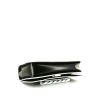 Bolso bandolera Givenchy Infinity en cuero liso negro y blanco - Detail D4 thumbnail