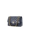 Sac à main Chanel Vintage en cuir matelassé bleu-marine - 00pp thumbnail
