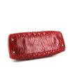 Bolso de mano Chanel Mademoiselle en cuero acolchado rojo - Detail D4 thumbnail