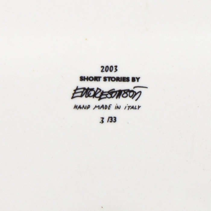 Ettore Sottsass, vase totem "Upupa", en céramique et verre soufflé, édition limitée Short Stories, signé et numéroté, de 2003 - Detail D4