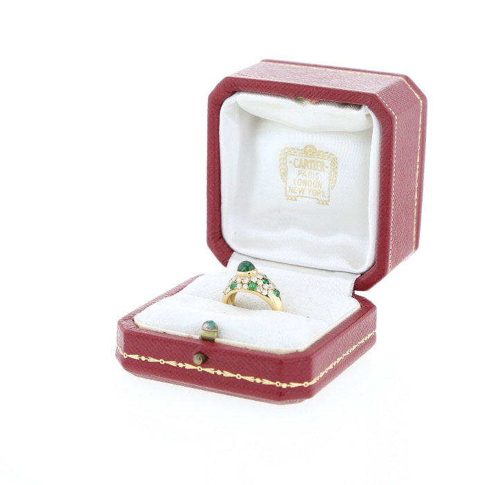 Anello Cartier in oro giallo,  diamanti e smeraldo - Detail D2