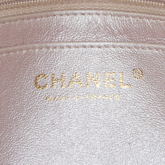 Borsa Chanel Mini Timeless in pelle iridescente trapuntata rosa - Detail D3