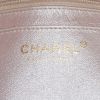 Sac à main Chanel Mini Timeless en cuir irisé matelassé rose - Detail D3 thumbnail