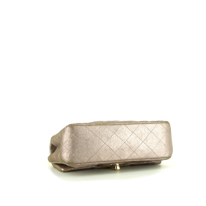 Chanel Mini Timeless handbag in pink quilted iridescent leather - Detail D4