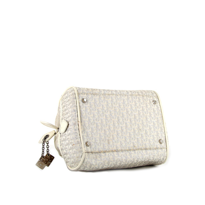 Bolso de mano Dior Vintage en lona monogram blanca y cuero blanco - Detail D4