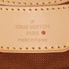Bolso 24 horas Louis Vuitton Carryall en lona Monogram marrón y cuero natural - Detail D3 thumbnail