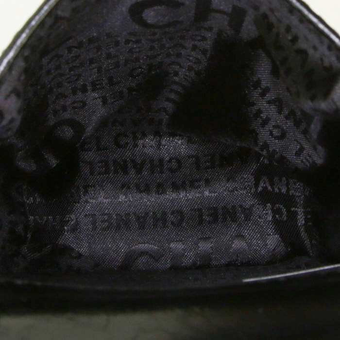 Bolso bandolera Chanel mini en lona acolchada negra - Detail D3