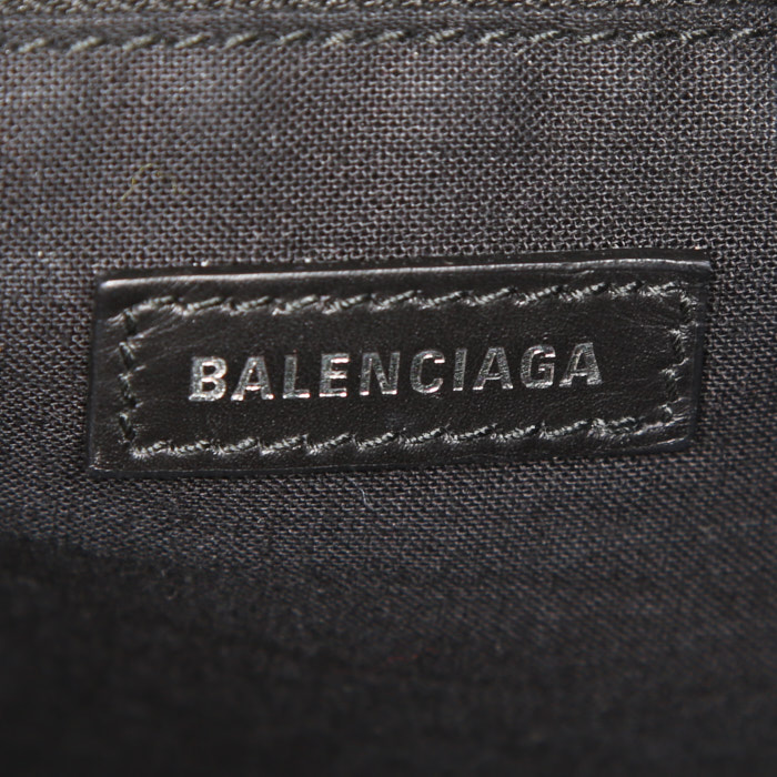 Bolso de mano Balenciaga Classic City en lona estampada negra y cuero negro - Detail D4