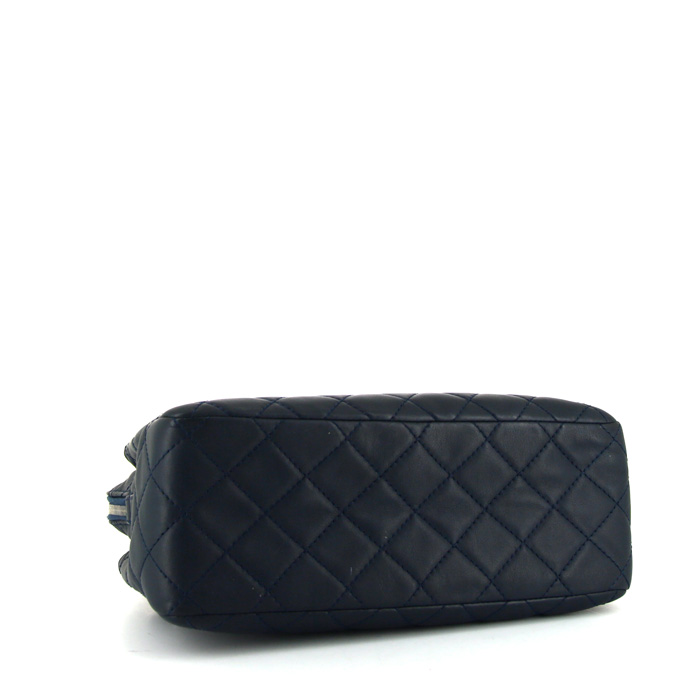 Chanel Camera handbag in blue quilted leather - Detail D4