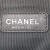 Chanel Timeless jumbo shoulder bag in red quilted grained leather - Detail D4 thumbnail