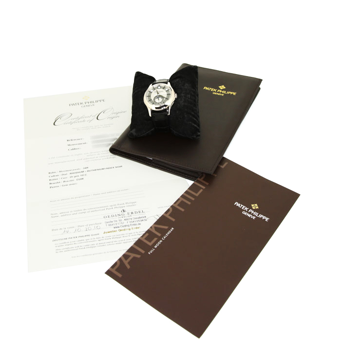 Montre Patek Philippe Annual Calendar en or blanc Ref :  5205 Vers  2010 - Detail D3