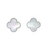 Paire de boucles d'oreilles Van Cleef & Arpels Magic Alhambra en or blanc et nacre - 00pp thumbnail