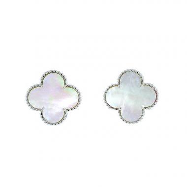 Orecchini Van Cleef & Arpels Magic Alhambra in oro bianco e madreperla