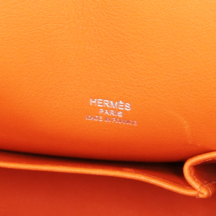 Sac bandoulière Hermès Jypsiere 28 cm en cuir Swift orange - Detail D4