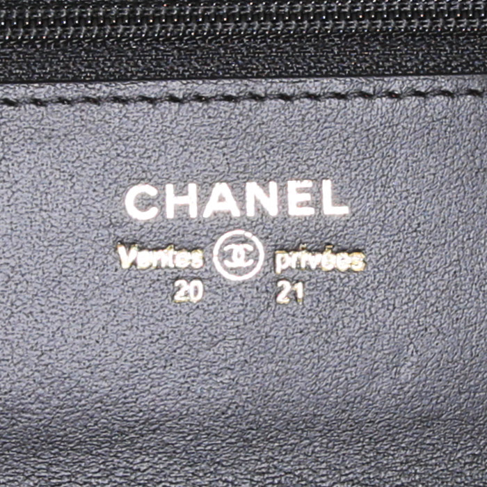 Bolso bandolera Chanel Wallet on Chain en cuero acolchado con motivos de espigas negro - Detail D3