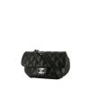Bolsito-cinturón Chanel en cuero acolchado negro - 00pp thumbnail