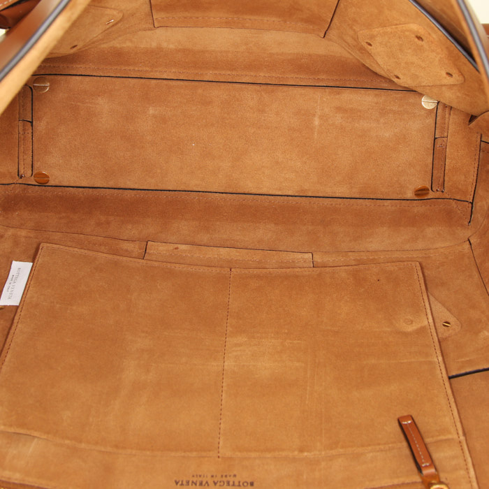 Bottega Veneta Arco 33 handbag in gold intrecciato leather - Detail D2
